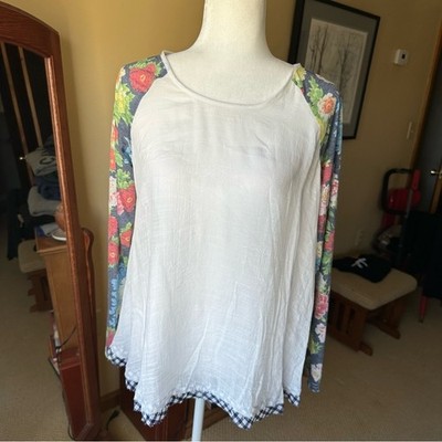 Hem & Thread/Anthropologie Unique Cottage Floral Sleeved Gingham Hem White Top 