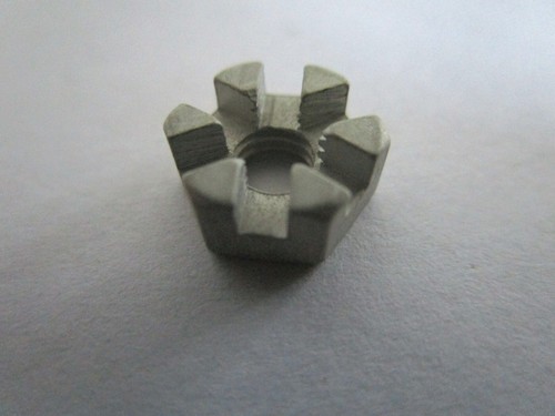 AN320D Nut Castellated 10-32 Aluminum - Lot of 5 - Picture 3 of 4