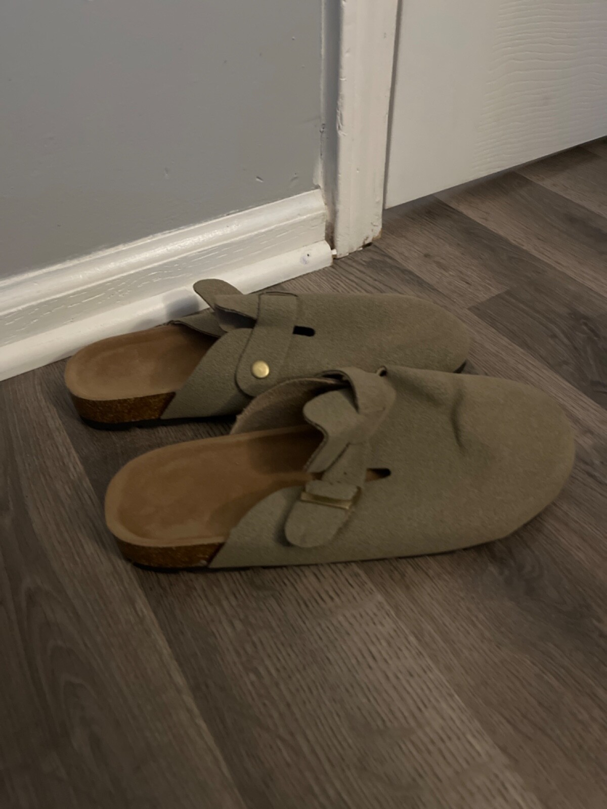 clogs size 9.5 Men-image