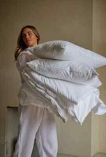 REDUCED SUPER KING GOOSE FEATHER AND DOWN DUVET 13.5 TOG 15% DOWN RETAILS £235