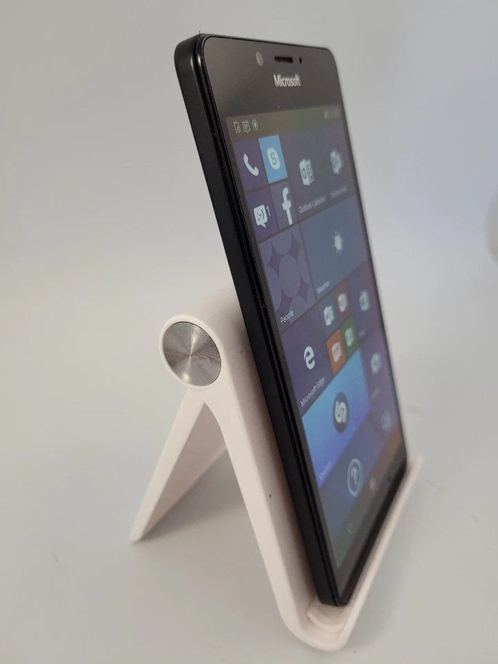 Microsoft Lumia 950 Black Unlocked 32GB 3GB RAM Windows 10 Smartphone - Image 3 of 4