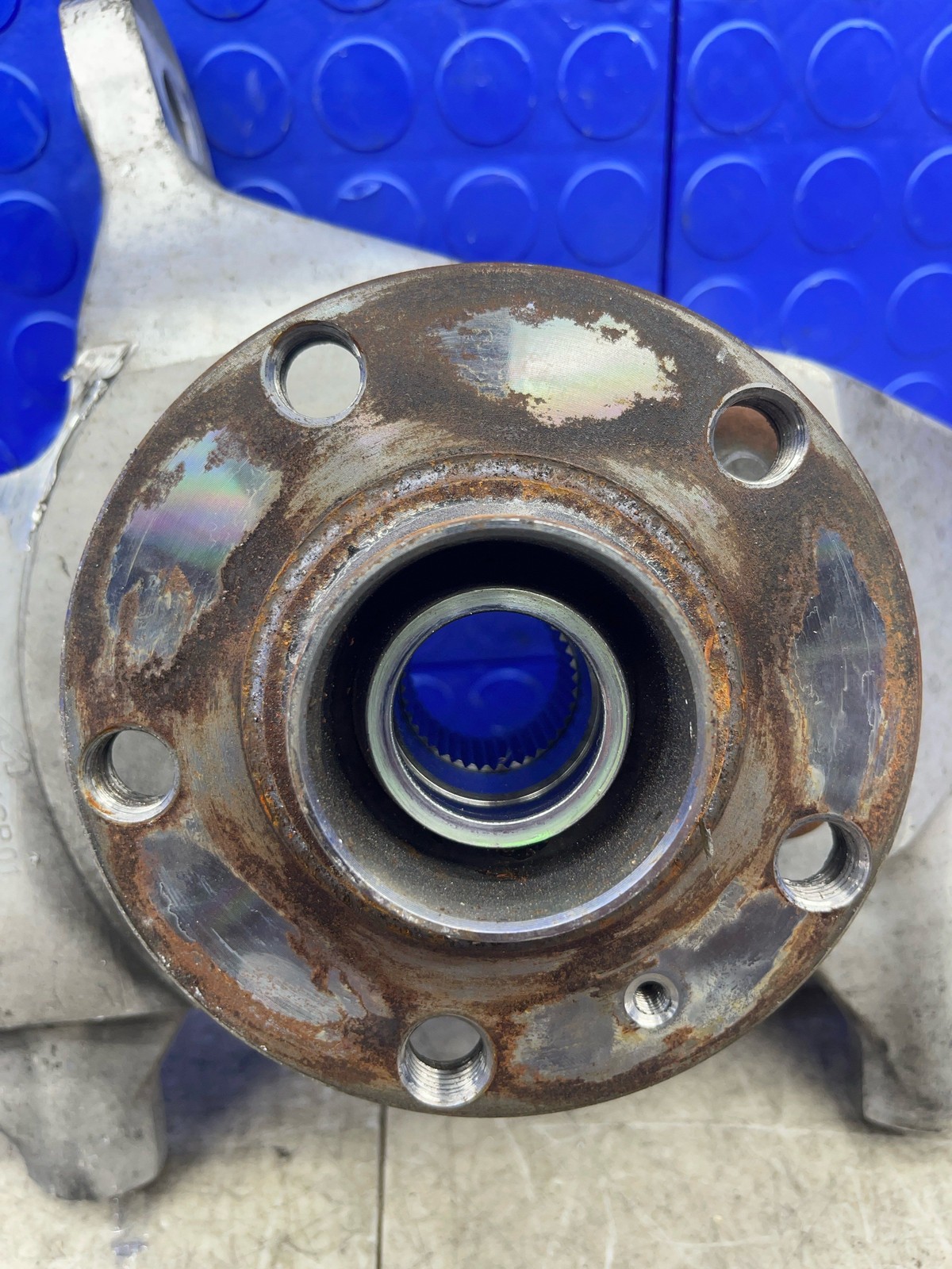 2016-2021 MCLAREN 570S OEM FRONT LEFT WHEEL SPINDLE BEARING HUB