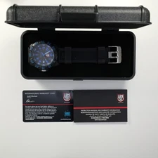 Luminox Navy Series 3050 Black Dial Preowned Watch w/ case & Strap