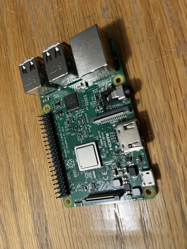 Raspberry Pi 3 Model B Quad Core 1.2ghz 64bit CPU 1gb RAM WiFi & Bluetooth 4.1