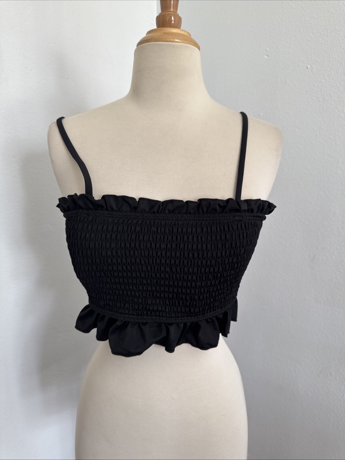 Crop Top Womens Medium Black Ruched Ruffle Spaghetti Strap 90s Y2K-image