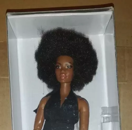 Barbie Looks doll #2 (Curvy) (GTD91) (RARE!)