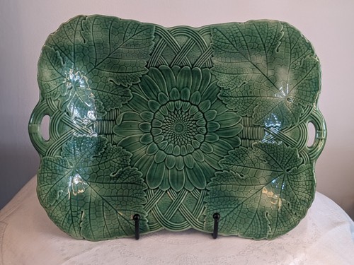 Wedgwood grüne Majolika: Sonnenblumen Tablett - um 1840 - einige Mängel