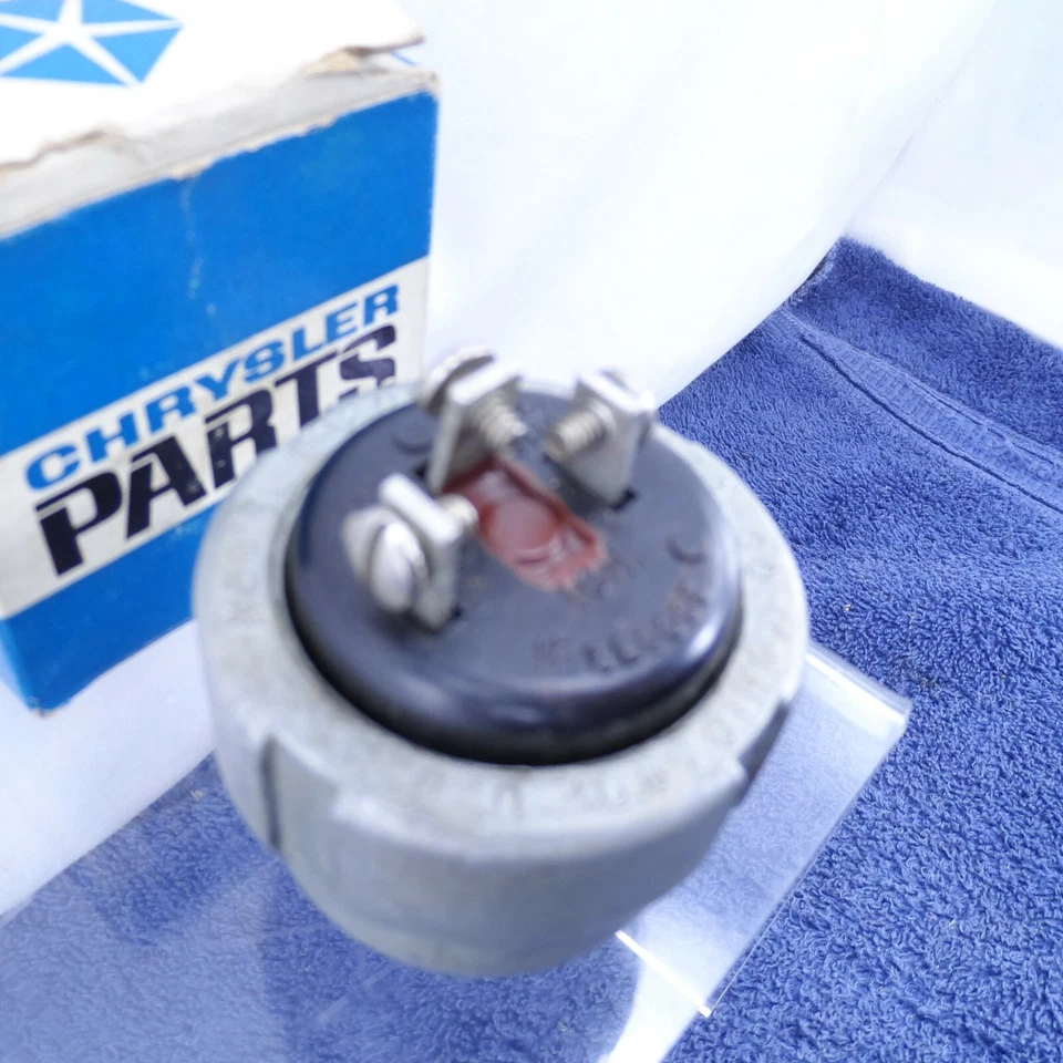 Interruptor de luz de freno 1963-1968 Dodge LCF camión 600-1000 remolque de freno nuevo 2507066 Foto 3 de 4