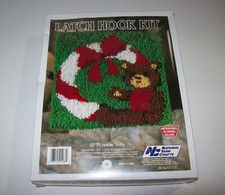 Christmas Latch Hook Rug Kit National Yarn Crafts XP75 Holiday Teddy Bear Wreath