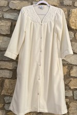 Vintage Lady Manhattan Small Ivory Robe Dressing Gown Housecoat Pearl Snap exc