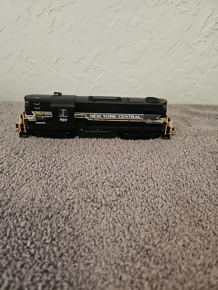 Atlas Classic 8777 Alco Rs-11 New York Central #8011 - Image 2 of 4