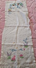 VTG Pretty Swans & Flowers Hand Embroidered Linen TABLE RUNNER 13" X 36" Long