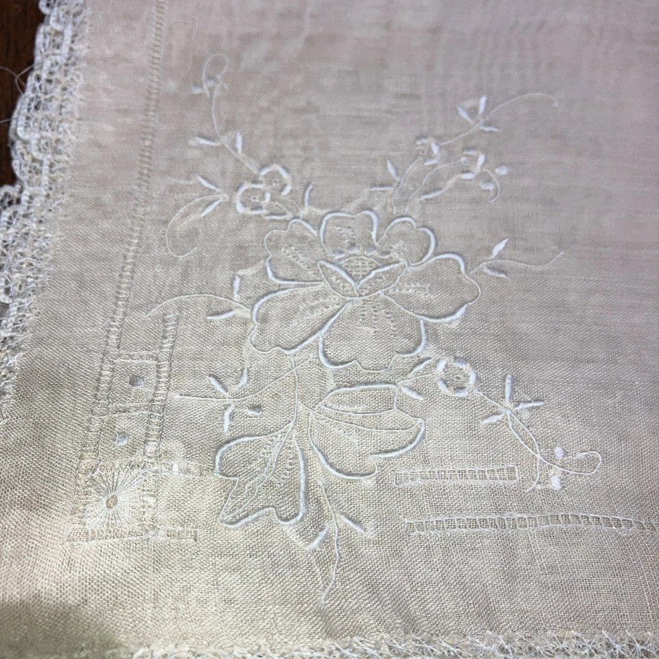 11 Linen/Cotton  Vintage Ladies Hankies Mixed Colours - Image 3 of 4