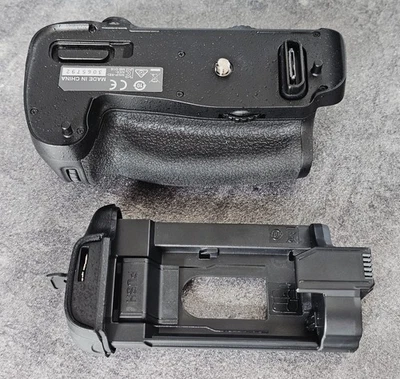 Poignée additionnelle / grip originale MB-D16 pour Nikon D750 - Photo 1/3