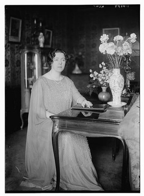 Photo:Barbara Kemp German Soprano Portrait at Piano c1920s
