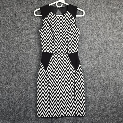 H&M Womens Abstract Chevron Zigzag Bodycon Dress Size 2 Block Black White Cutout