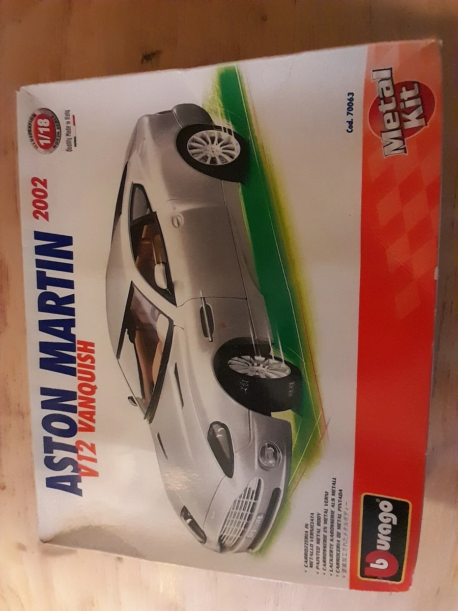 Aston Martin Vanquish Rouge – Burago 1/18 – Miniature Diecast Avec Boîte