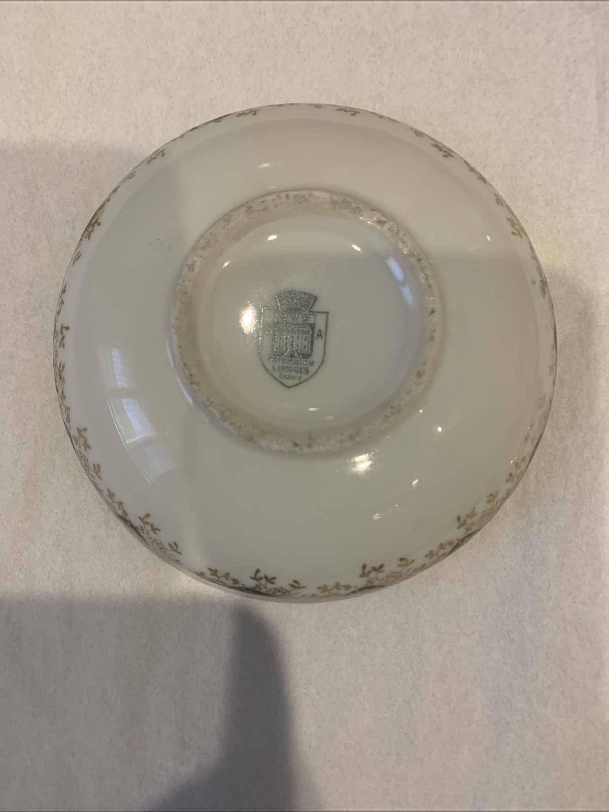 Vintage Limoge powder box signed S.A Porcelaine Limoges France 4.5