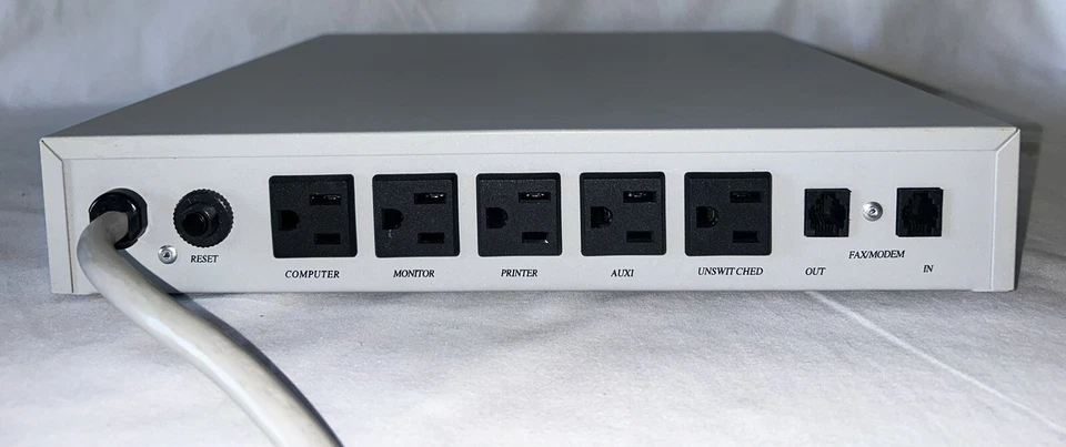 Belkin Power Taps Model F5C120 - Image 4 of 4