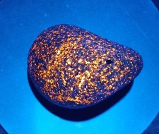 Fluorescent Sodalite  Yooperlite  - A Nice Coverage, Bright Stone 5.6 oz