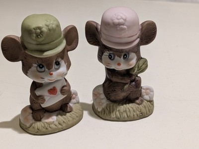 ZWEI VINTAGE MÄUSE FIGUREN Hüte große Ohren 9 cm groß süß frech Küche Biskuit