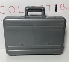 GI JOE  BRIEFCASE/COMPUTER FOR 12 ACTION FIGU...