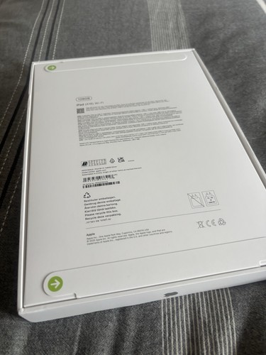 Apple iPad A16 11th Generation 2025 - Wi-Fi 128GB Silver 11" Tablet - Picture 2 of 2
