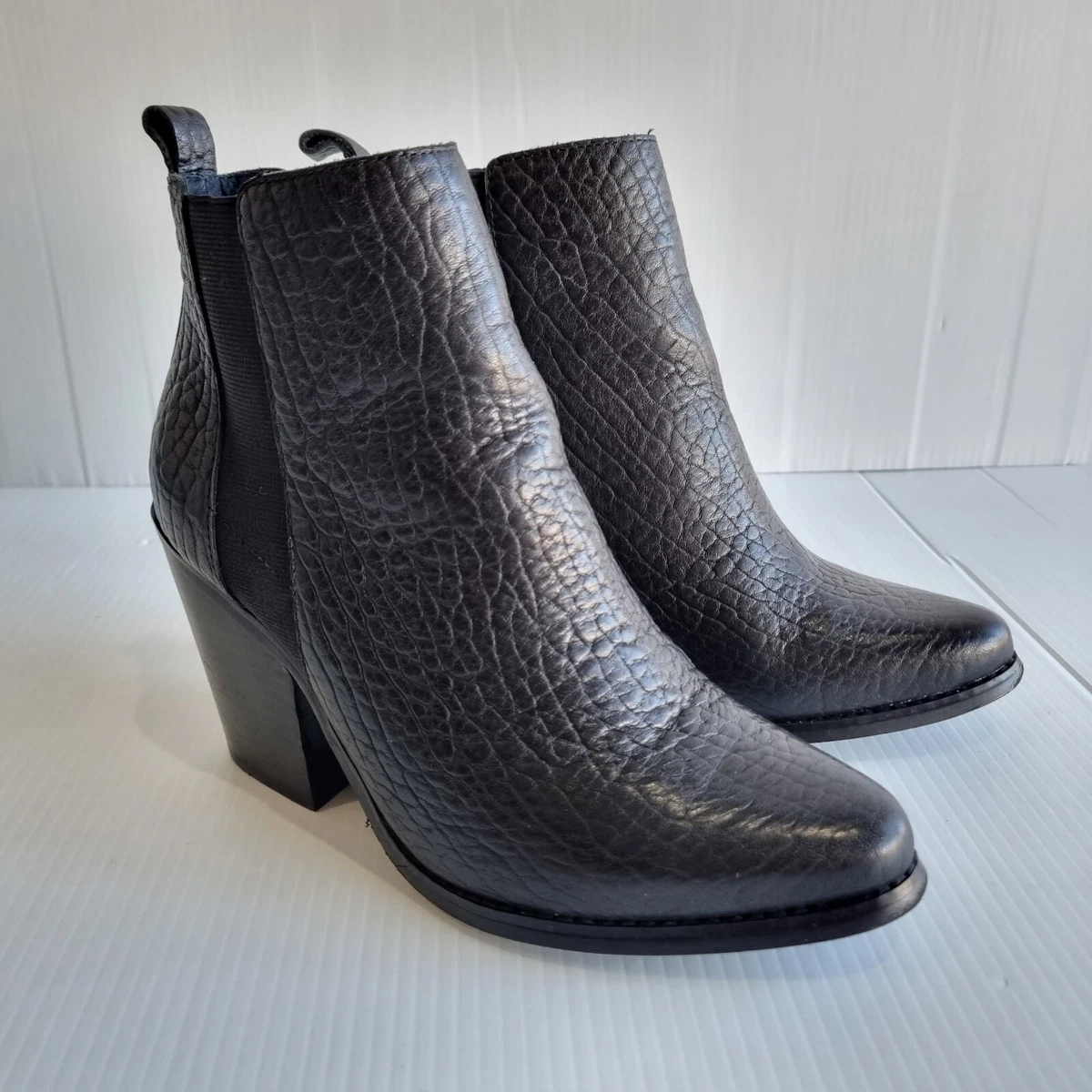 Sol sana hotsell toni boot
