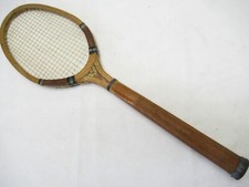 VINTAGE HARRY C. LEE CO. "DRIVER" WOODEN TENNIS RACQUET. ANTIQUE / DISPLAY