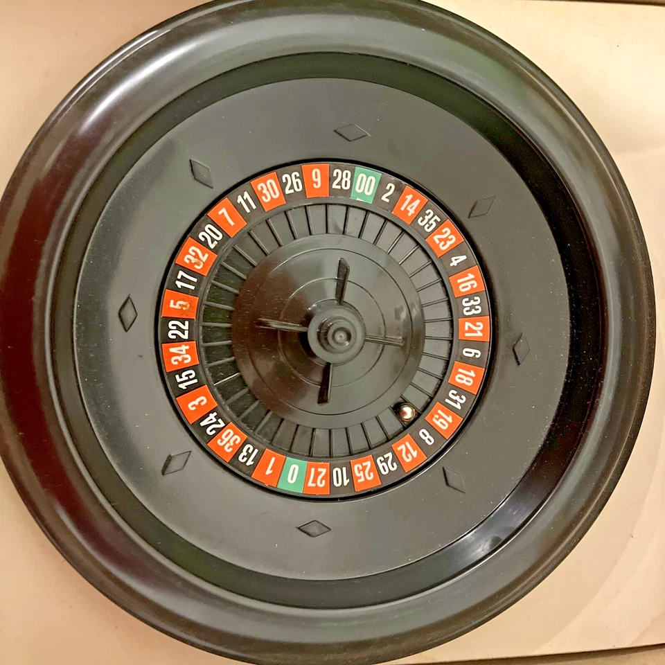 Vintage 1967 Transogram Cap'd Antibe Roulette Outfit Board Game - Image 2 of 4