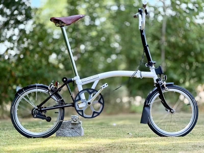 Brompton Folding Bicycle | One-Off Sunseeker Commission | Boat Show Display Bike