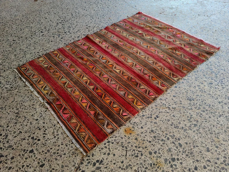 Alfombra Kilim turca vintage 5,4x3,5 pies | Alfombra tribal de Anatolia tejida a mano de lana Foto 4 de 4