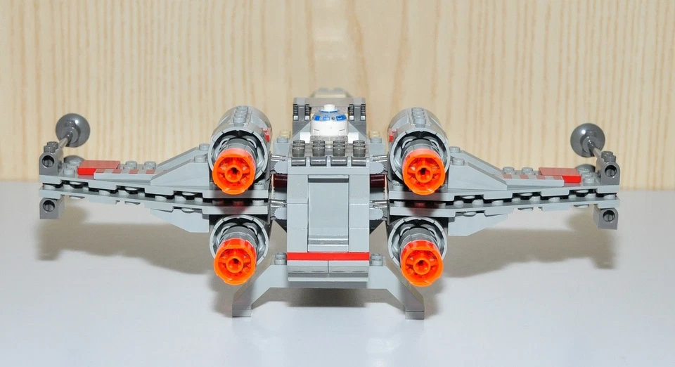 LEGO Star Wars 7140 X-wing Fighter, foto 4 di 5