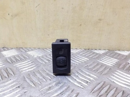 VW PASSAT B5 3B2 Schalter sitzheizung 3B0963564C 1.80 Petrol 112kw 26093874