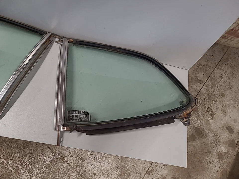 1970-76 Plymouth DUSTER REAR 1/4 POP OUT WINDOW Quarter Glass Set - Image 3 of 4