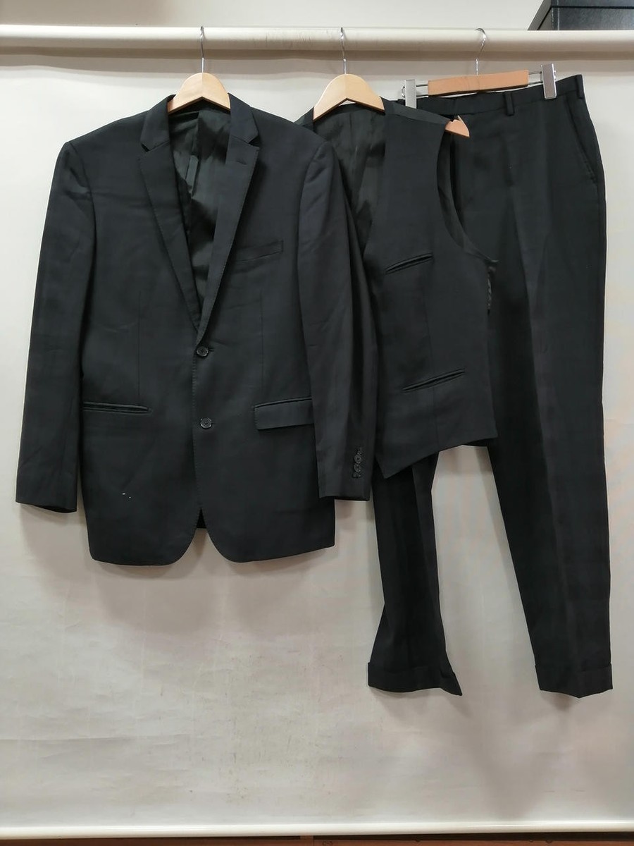 burberry 3 PIECE JACKET SET MODEL NUMBER NVY 41L BURBERRY burberry 3 PIECE JACKET SET MODEL NUMBER NVY 41L BURBERRY