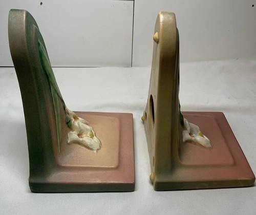 VINTAGE HTF ROSEVILLE POTTERY PINK IRIS WALL SHELFS Pr OF MINT CONDITION MARKED - Picture 2 of 14