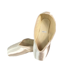 Russian Pointe Rubin Pointe Shoes Sz 43 W2 V2 - Flex Soft V-Cut Discontinued