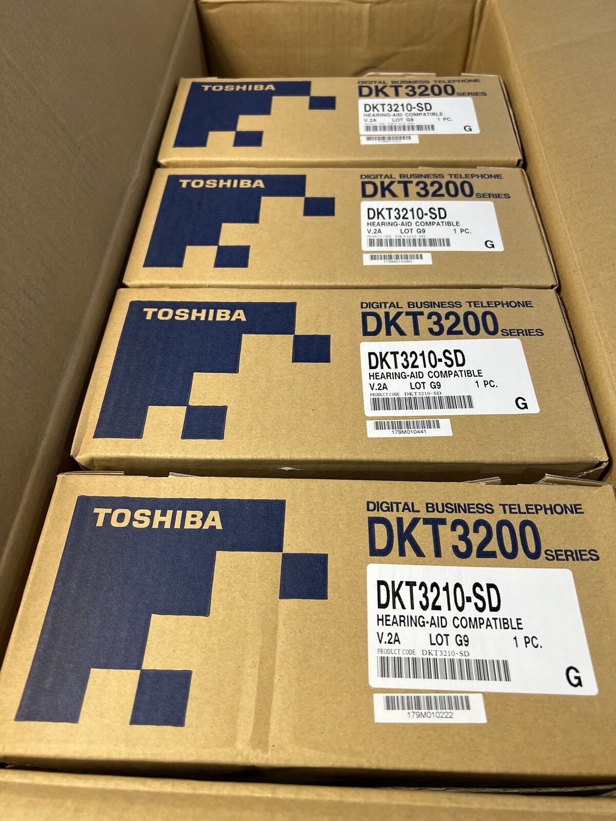 Toshiba DKT3210-SD 10-Button Speaker Display phone Charcoal/ New In Original Box