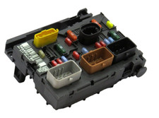PEUGEOT / CITROEN 966055780 BSML1100 BSM-L11-00 Fuse Box