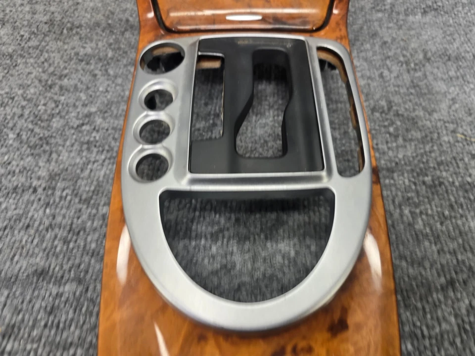 AMG MONTAJE DE MOLDURA CONSOLA CENTRAL 2009-2012 MERCEDES R230 SL63 AMG OEM Foto 4 de 4