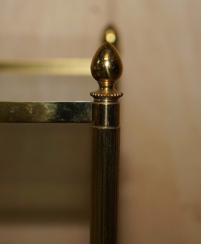 FINE PAIR OF MID CENTURY MODERN BRASS AND SMOKED GLASS THREE TIER ETAGERE TABLES - 第 6/22 張圖片