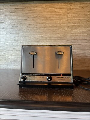 Toastmaster Hostess IV Model D114 Mid Century Modern 4 Slice Automatic Toaster