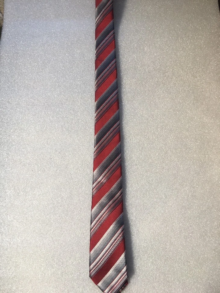 Corbata Dockers roja/gris a rayas para niño  Foto 3 de 4