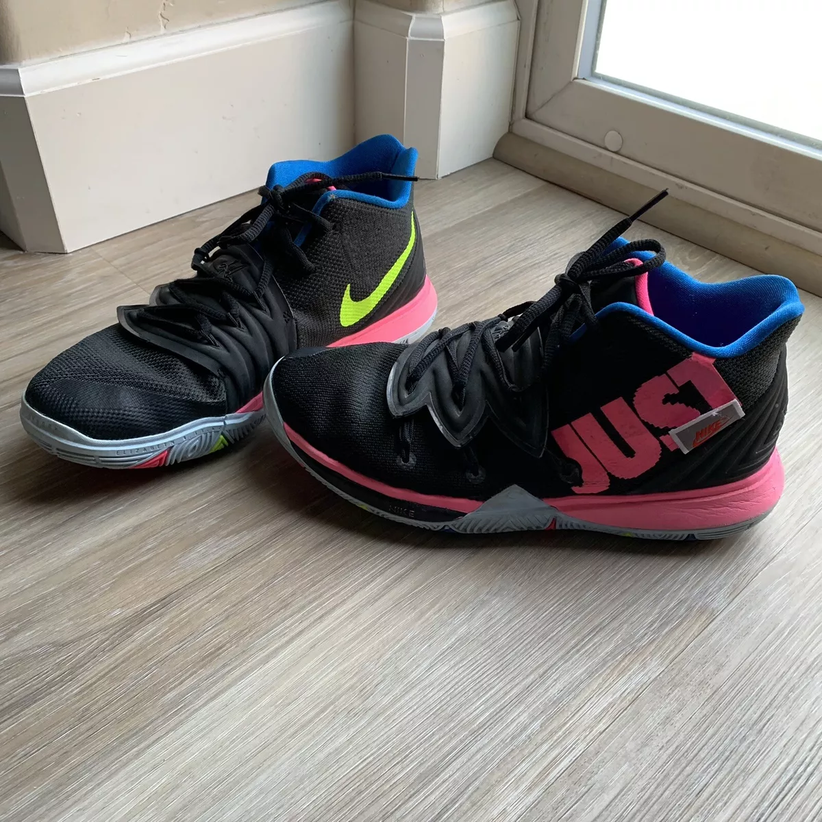 Kyrie 5 top black and pink