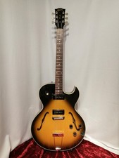 GIBSON ES-135 E-Gitarre Semi-Hollow Body Vintage JP