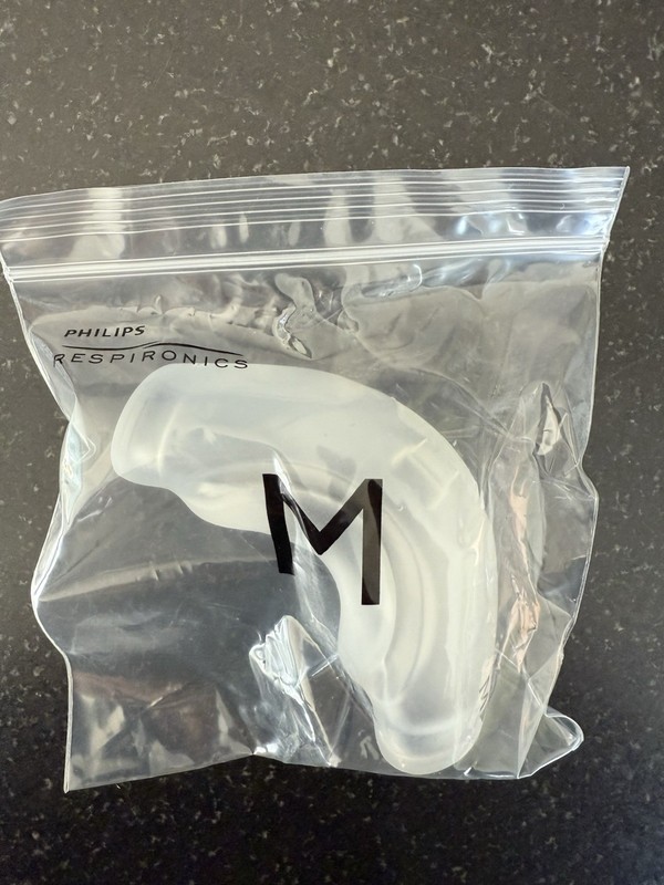 Philips Respironics Unopened Dreamwear MEDIUM Nasal Cushion