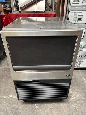 146 LB Under Counter Ice Machine & Storage Bin Hoshizaki KM-151BAH