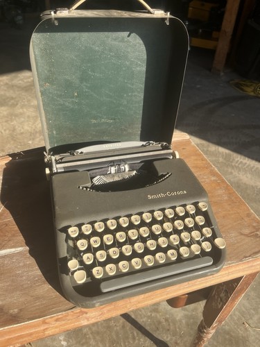1950-60’s Vintage Antique Smith-Corona Skyriter Typewriter w/ Original