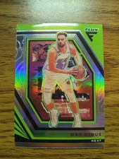 2022-23 Panini Flux - Max Strus #26 Silver Prizm 